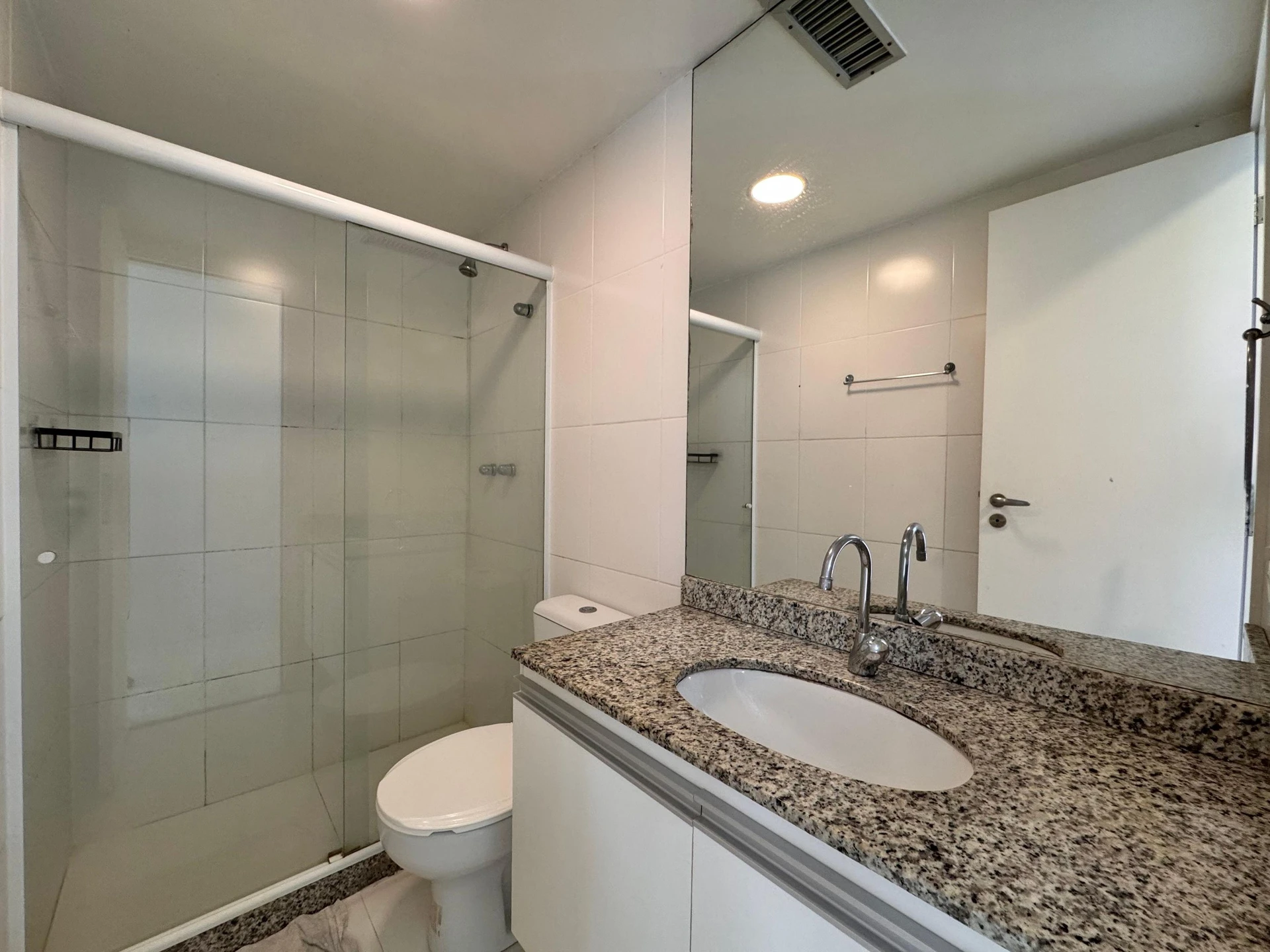 Rental apartment with 2 bedrooms, 1 en-suite bath — photo 43