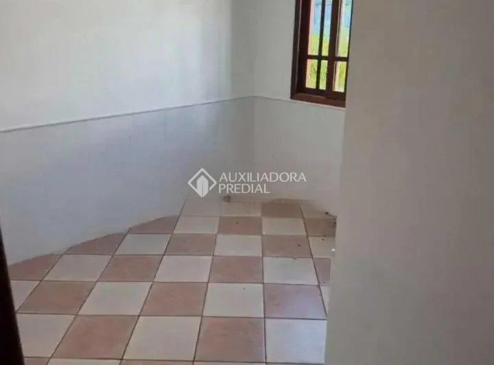 Unfurnished house with 5 bedrooms, 3 en-suites and 420 m² — photo 4