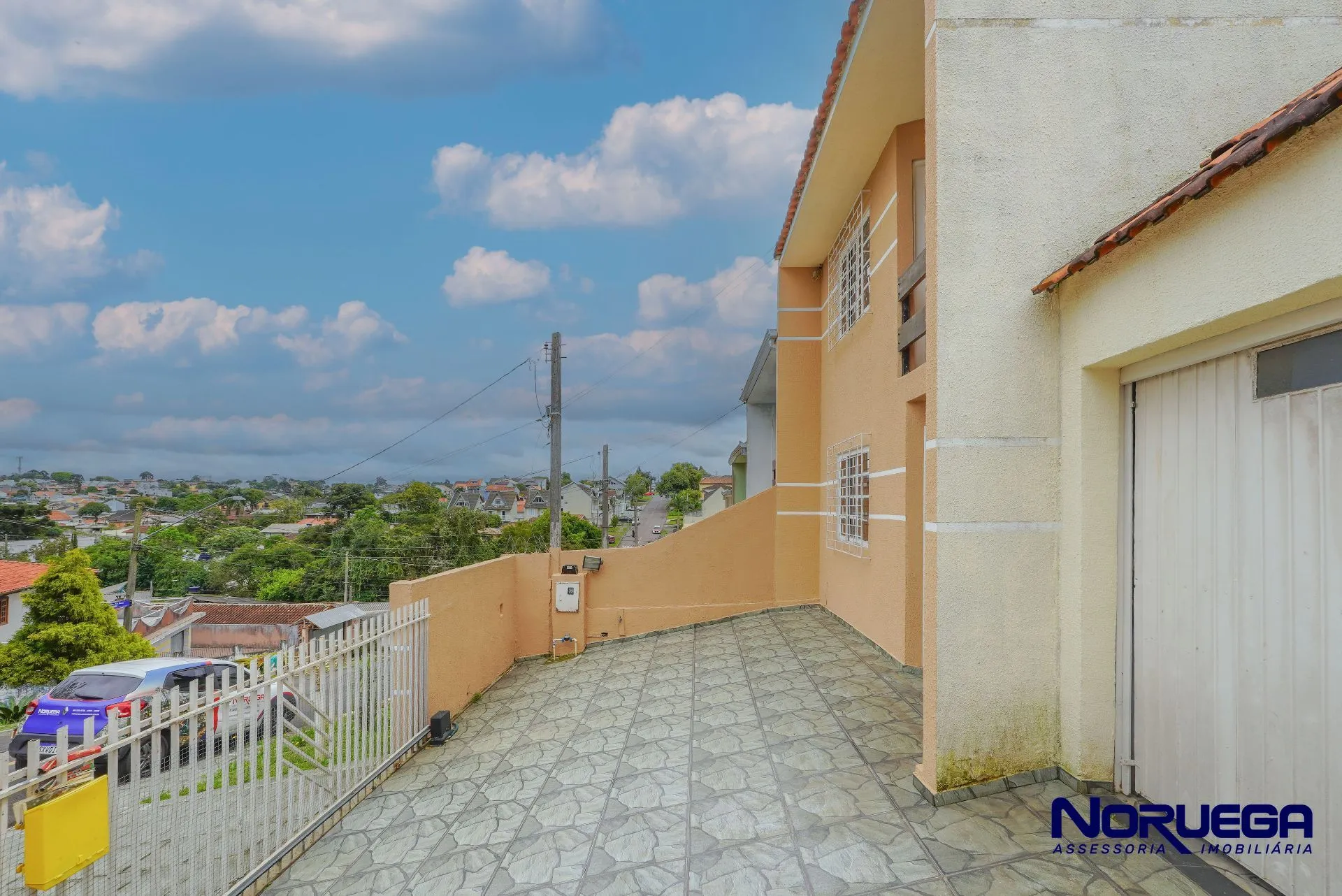 3-bedroom house with a grill on the balcony — photo 21