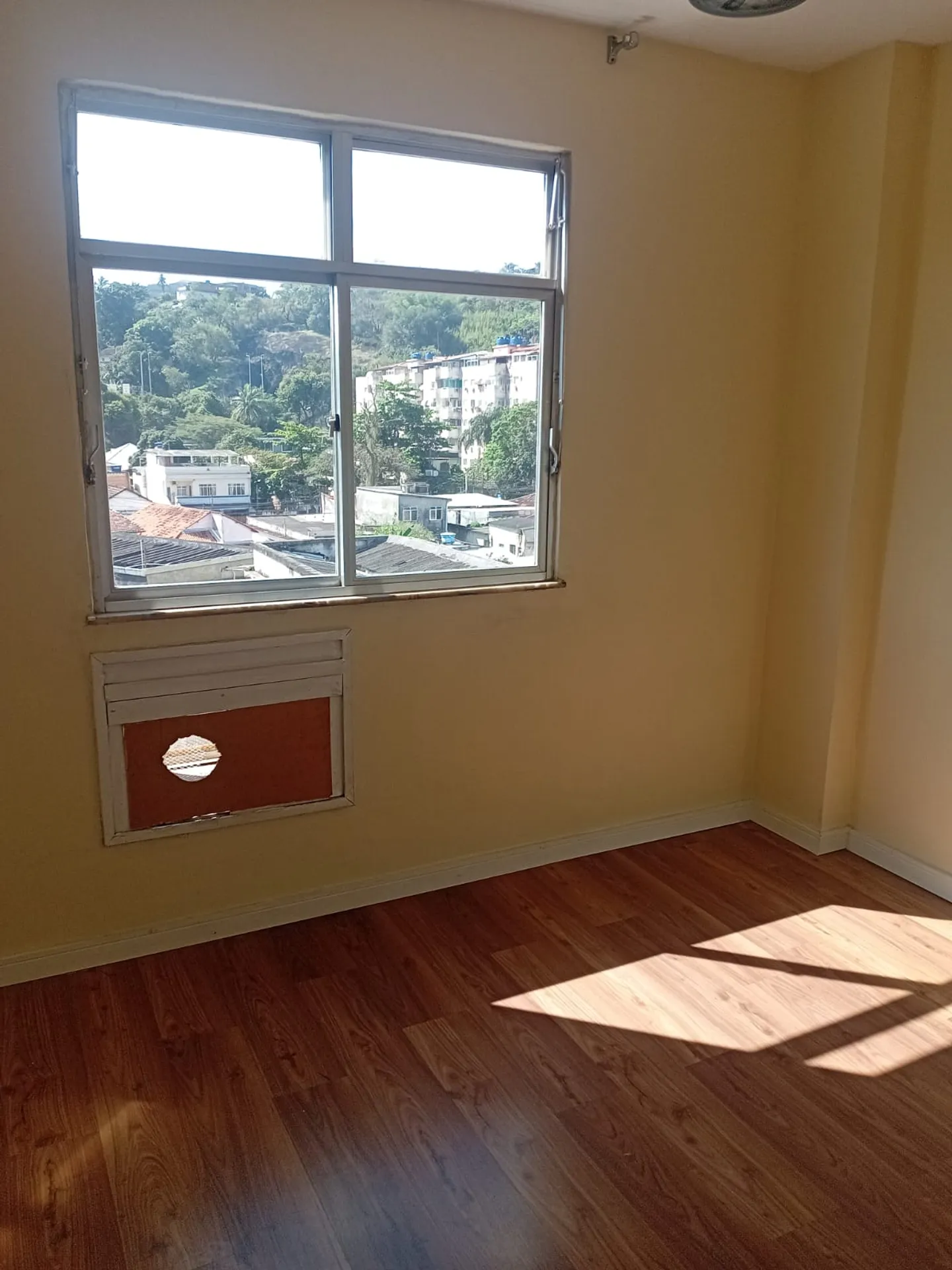 Apartment, 71 m², with wood or laminate floors — photo 9