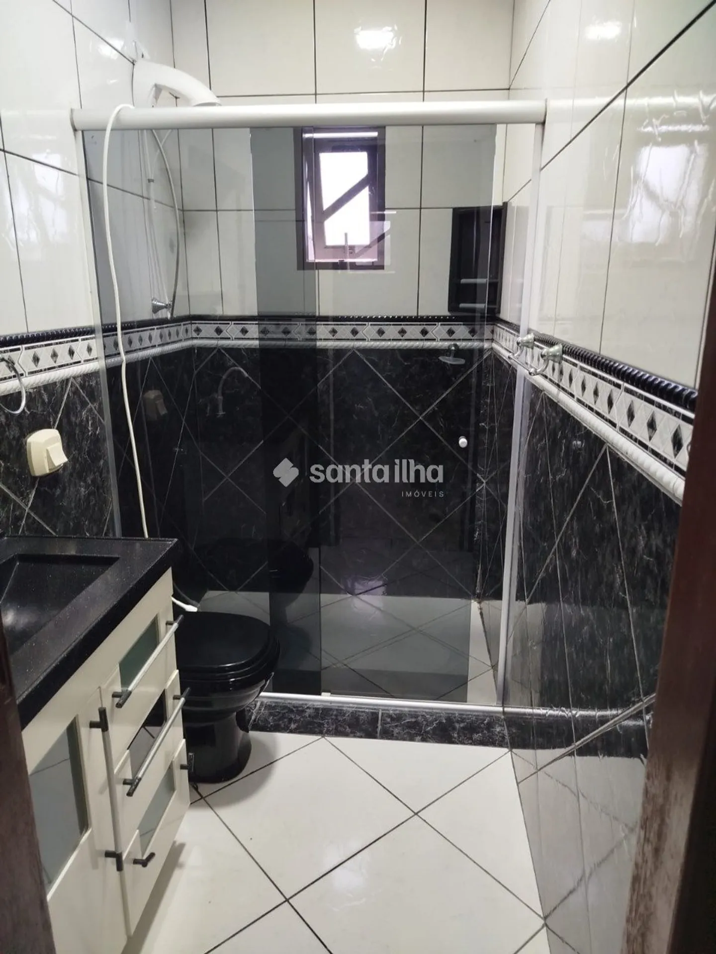 Немеблированный дом 456 м² с 2 спальнями и 2 этажом — photo 8