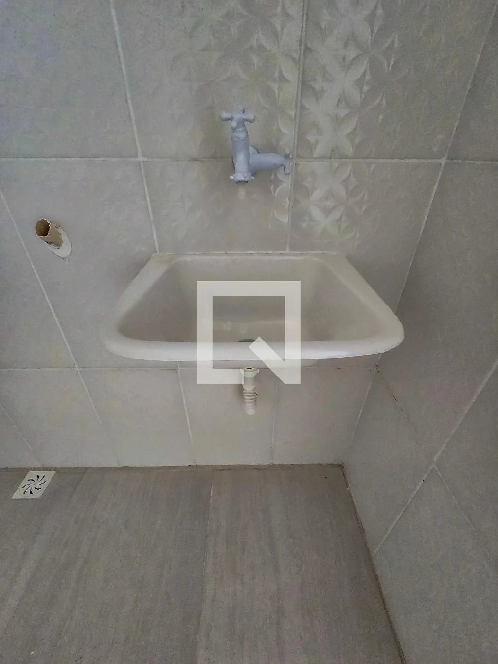 Apartment with 2 bedrooms and a glass-enclosed shower — photo 24