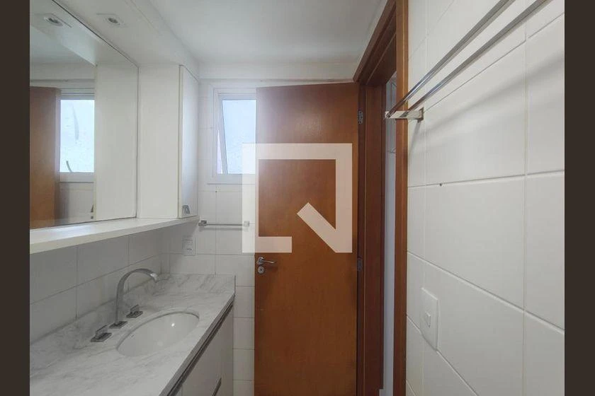 85 m² apartment with 3 bedrooms and a glass-enclosed balcony — photo 46