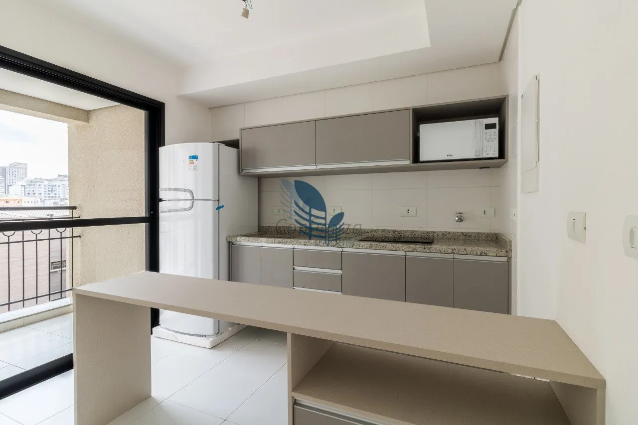 1-bedroom apartment with an open-plan living area — photo 4