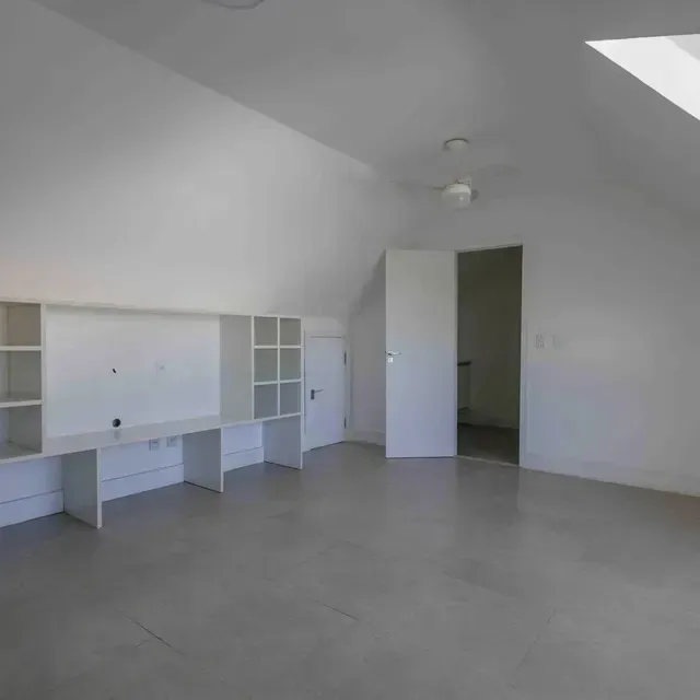 Furnished house, 470 m², with a bathtub — photo 21