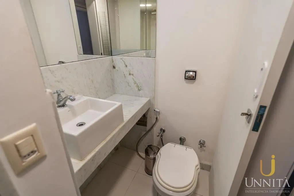 Rental apartment with 4 bedrooms and enclosed balcony — photo 21