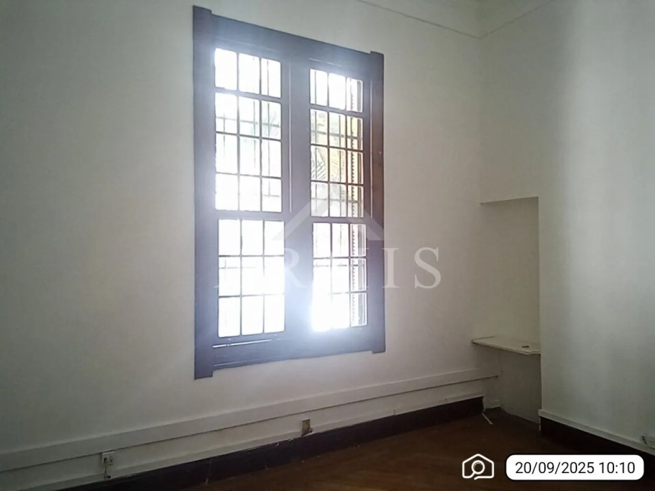 House with 1 bedroom and 5 bathrooms, 1313 m² — photo 9