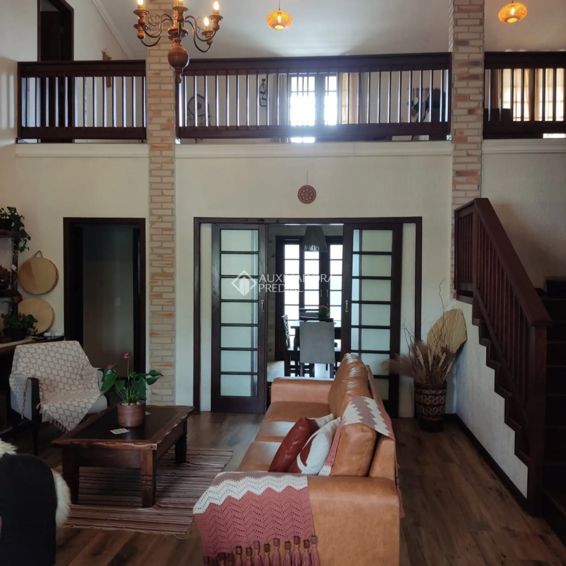 Furnished house, 295 m², with a fireplace — photo 12