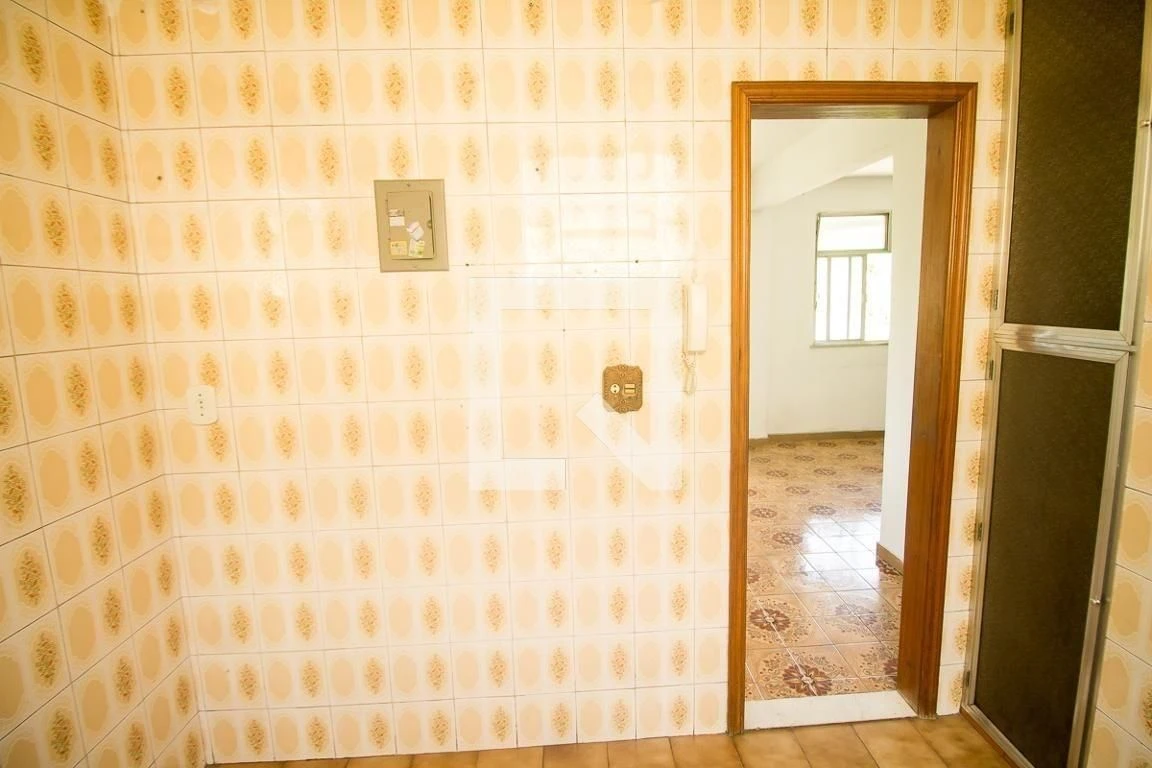 2-bedroom apartment in a building with a pool — photo 40