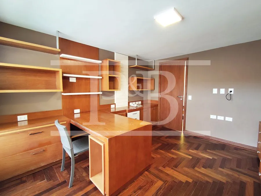 Penthouse with 4 bedrooms and 4 baths, 539 m² — photo 31