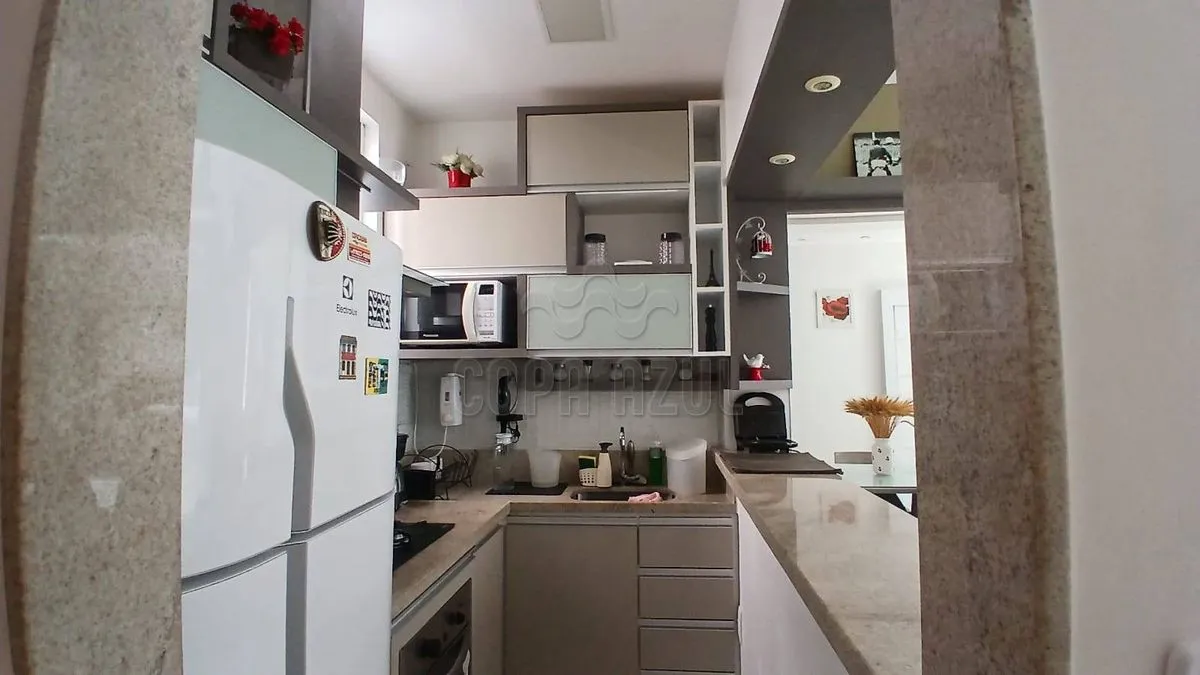 One-bedroom apartment with a mountain view in Rio de Janeiro — photo 12