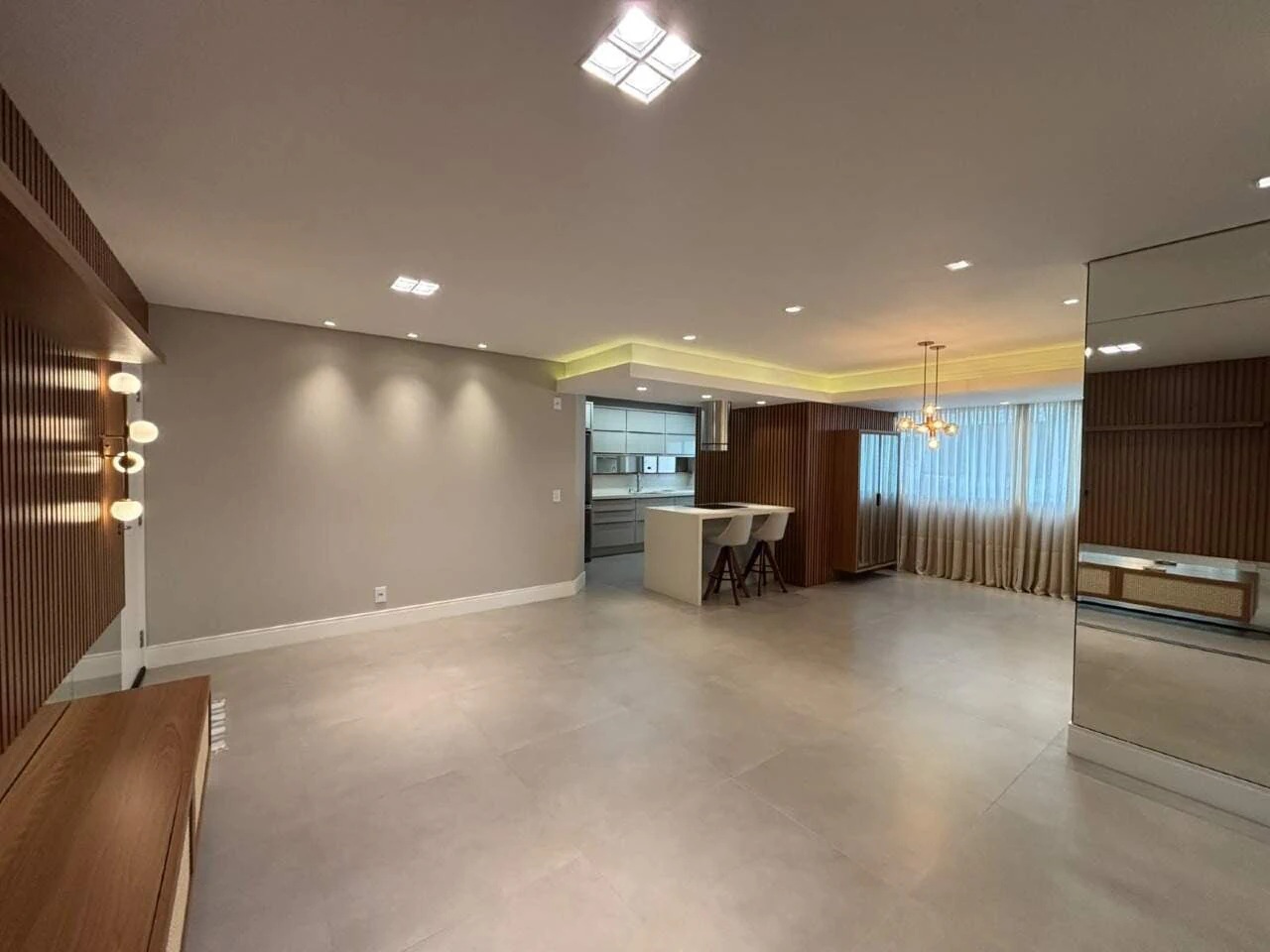 3-bedroom apartment in a building with a gym — photo 13