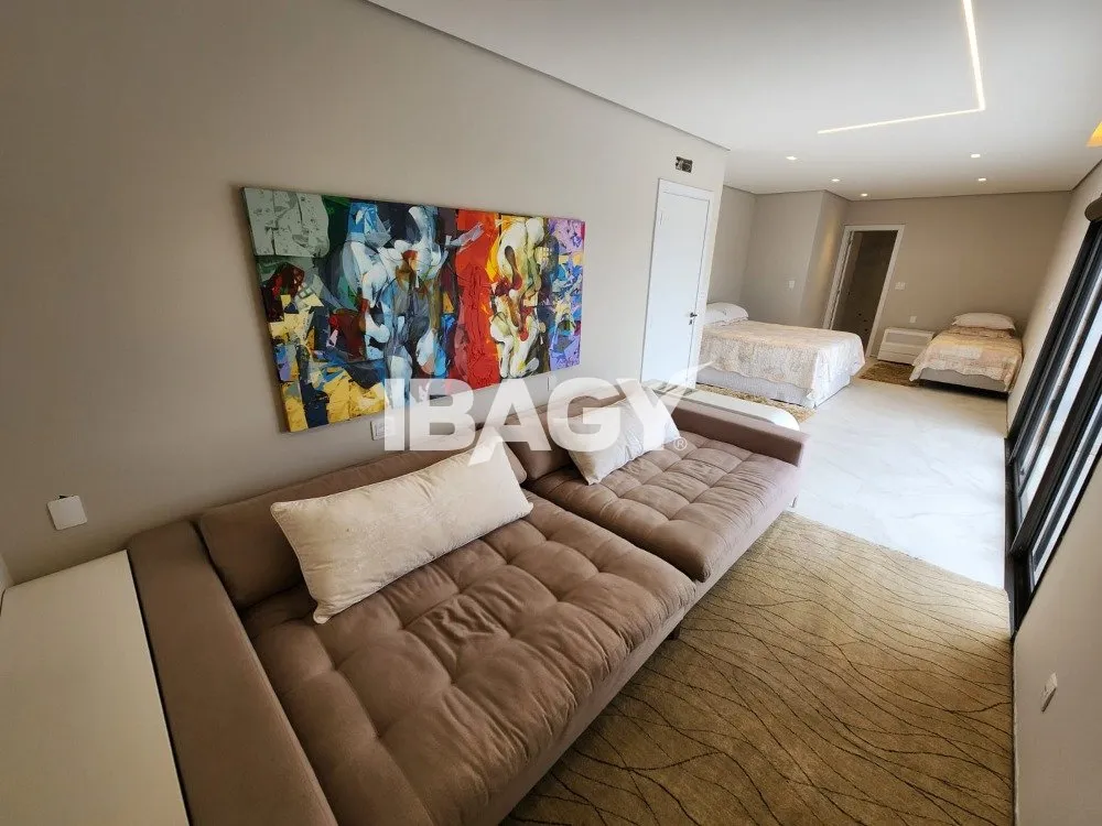 Furnished 2-bedroom apartment with 110 m² — photo 15