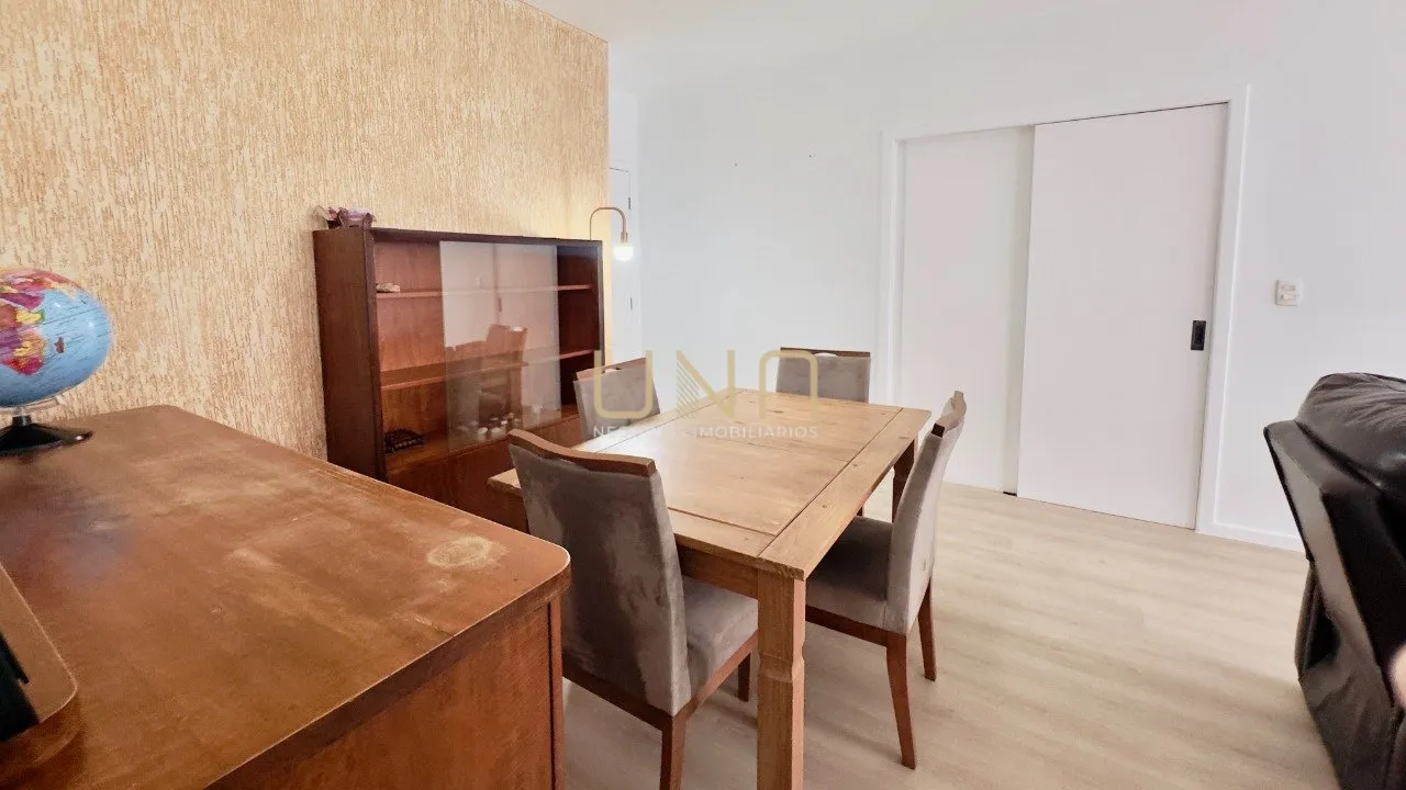 Vestidor y 2 dormitorios: departamento de 77 m² — photo 23