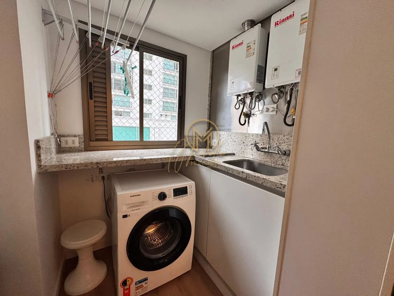 Furnished 160 m² apartment with 3 bedrooms and 4 baths — photo 9
