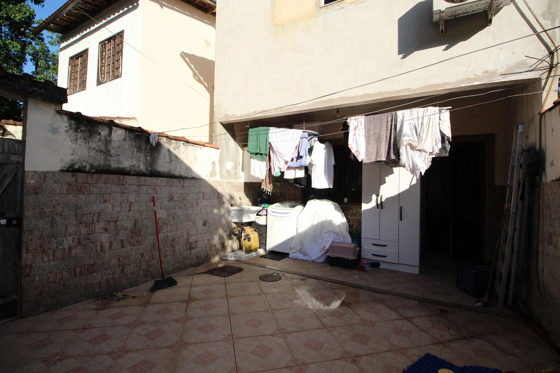 Furnished house with 3 bedrooms, private yard and 1 parking spot — photo 11
