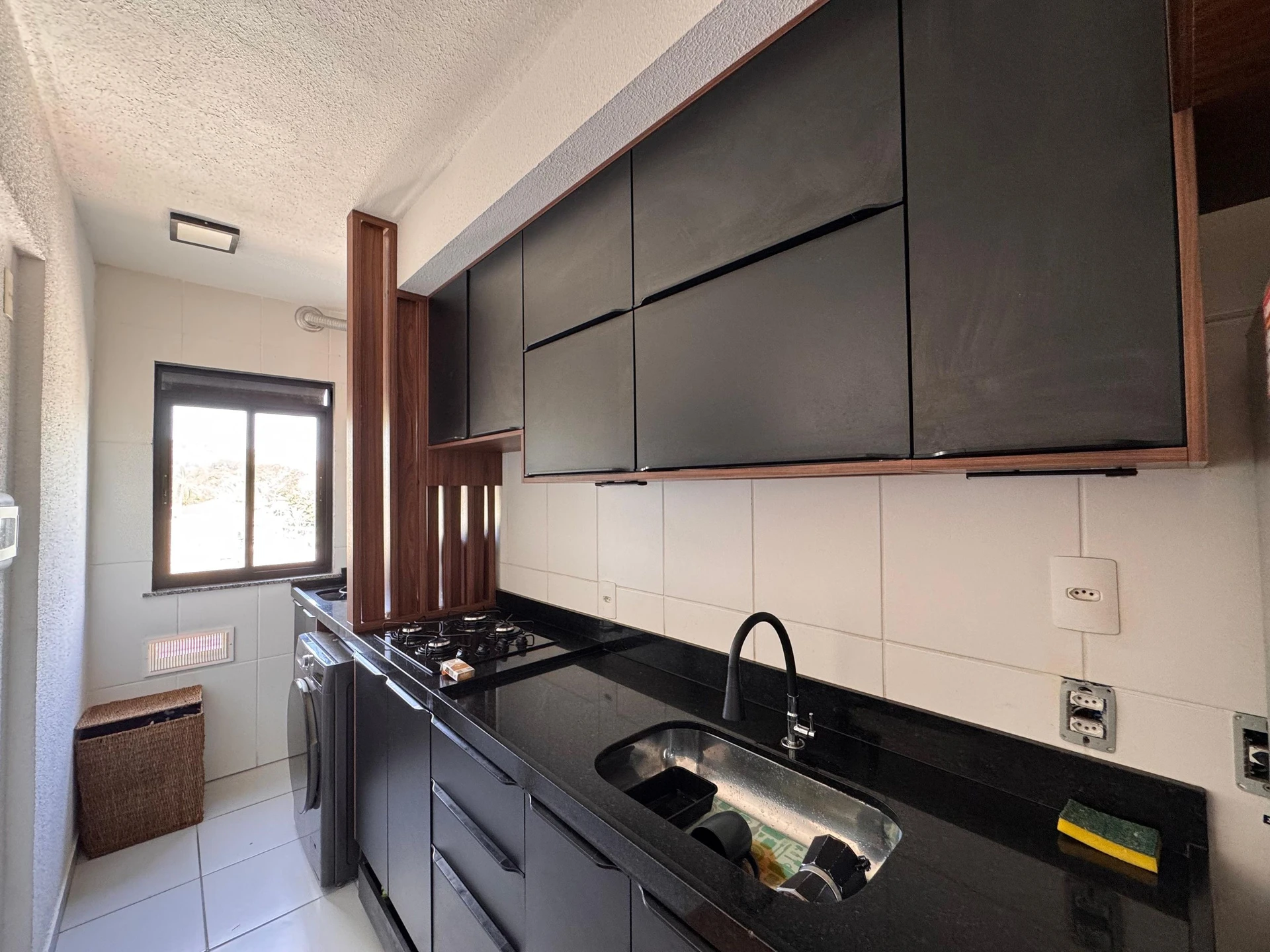 Furnished apartment with 2 bedrooms and mountain view — photo 27