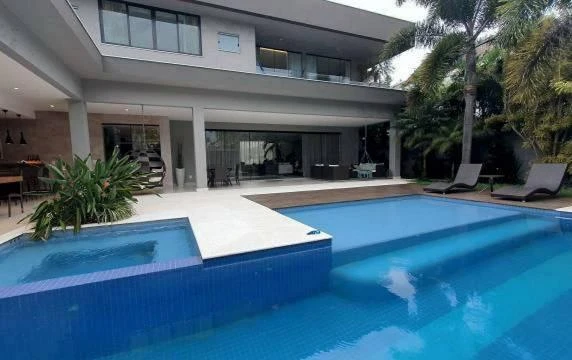 Furnished house with 4 en-suite bedrooms and 670 m² — photo 10