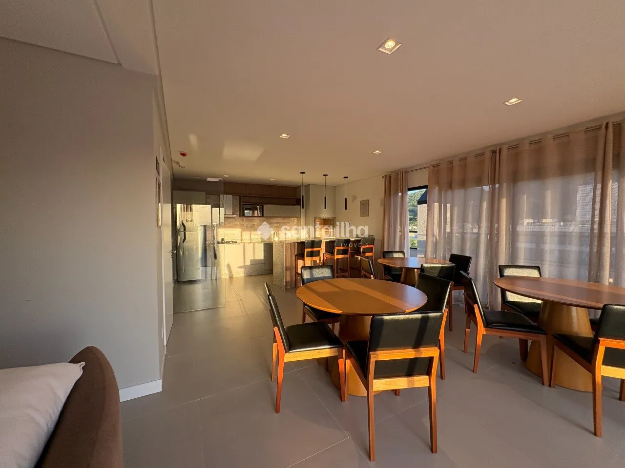 Furnished 1-bedroom apartment with 57 m² and parking — photo 22