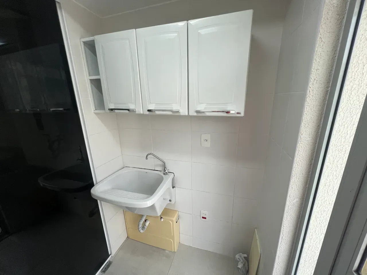 Unfurnished 2-bedroom apartment with built-in wardrobes — photo 14
