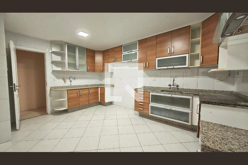 Apartamento com 3 suítes, varanda e 193 m² — photo 9