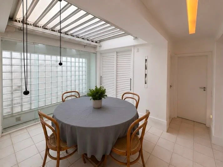 Apartamento amueblado de 4 dormitorios con 3 suites y 200 m² — photo 11