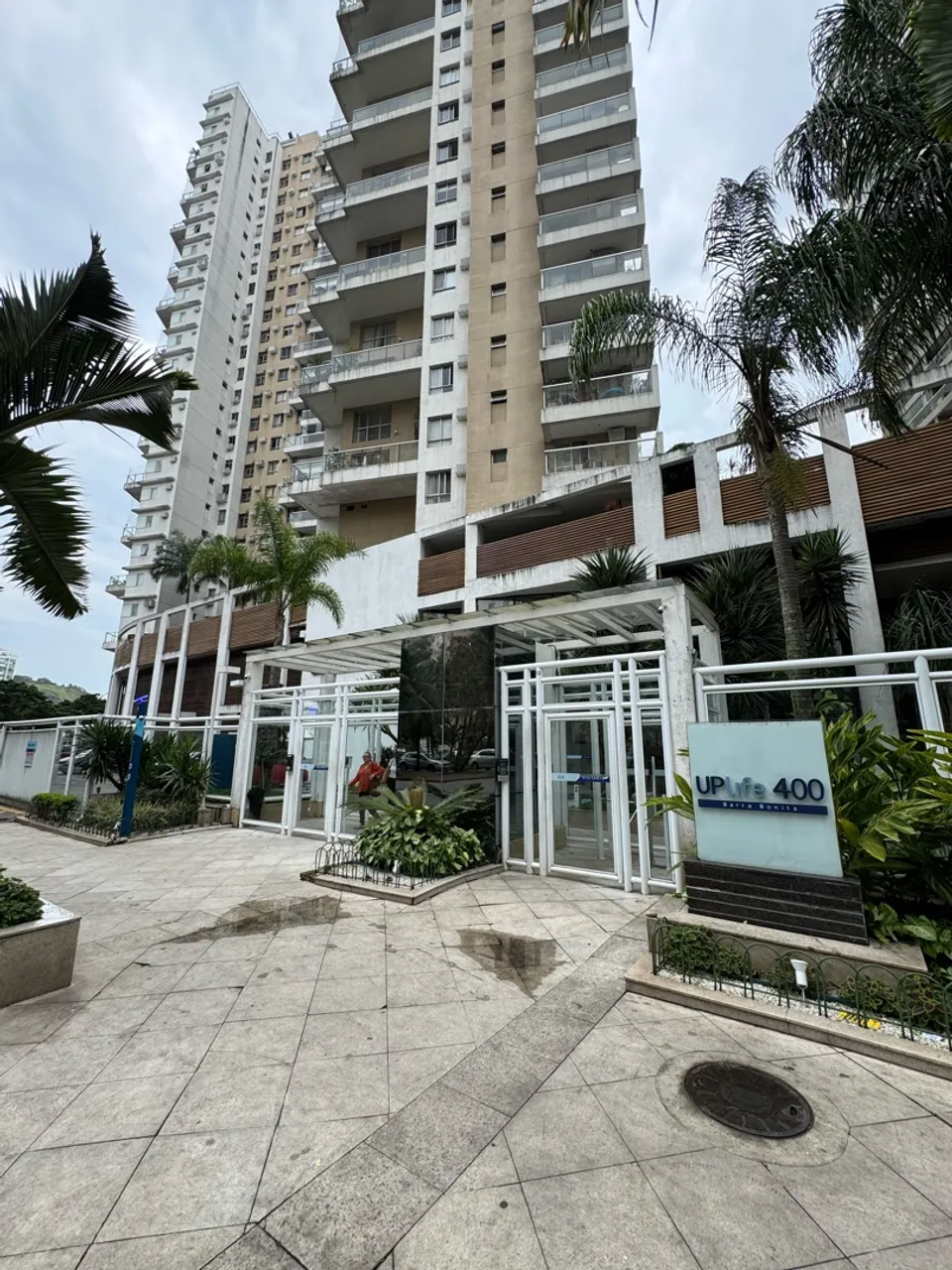 3-bedroom apartment in a building with a gym — photo 3