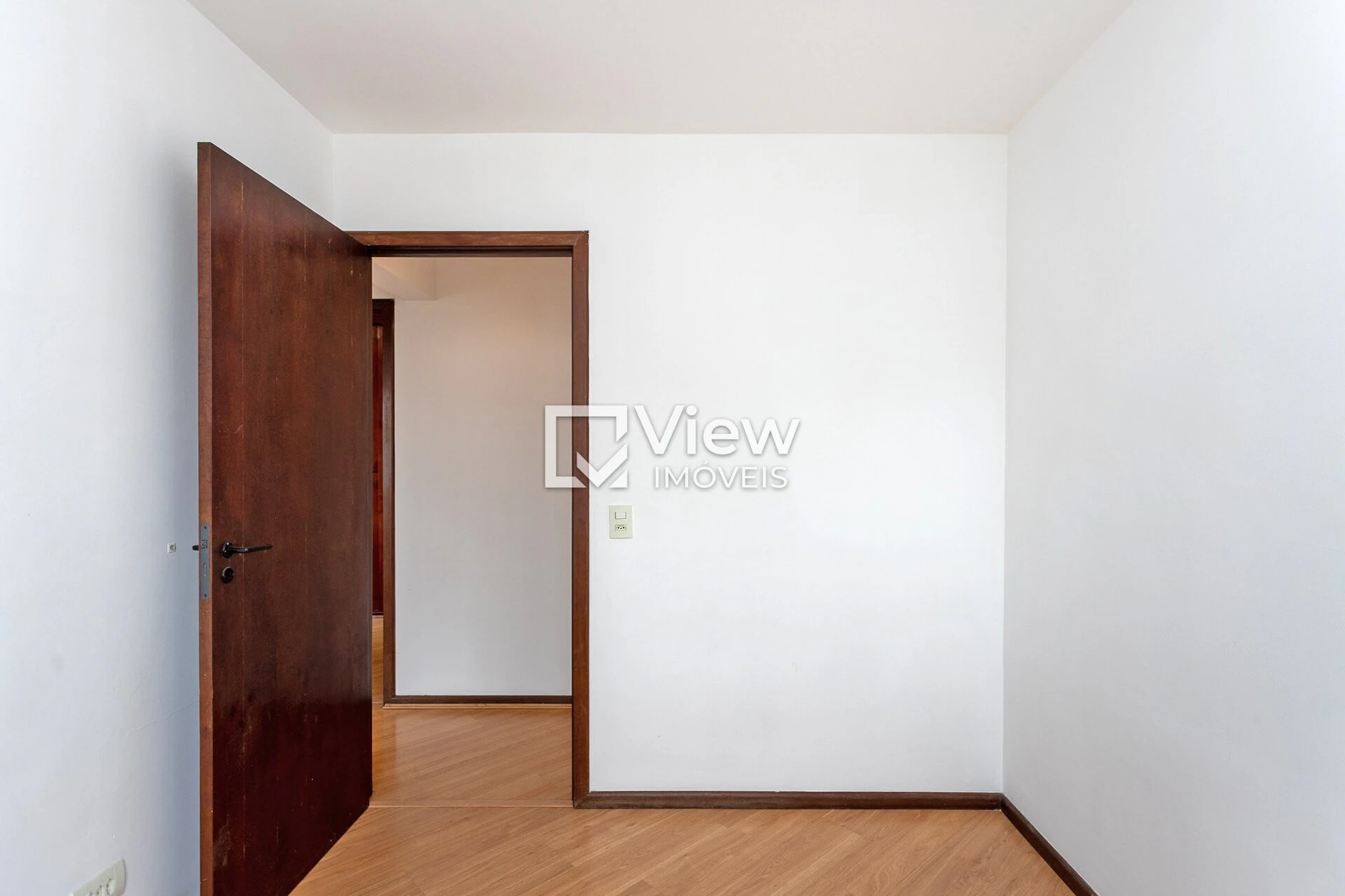 Apartment, 70 m², with wood or laminate floors — photo 20