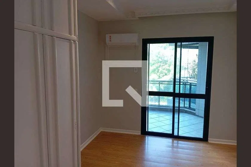 250 m² apartment with 4 bedrooms and 3 parking spots — photo 7