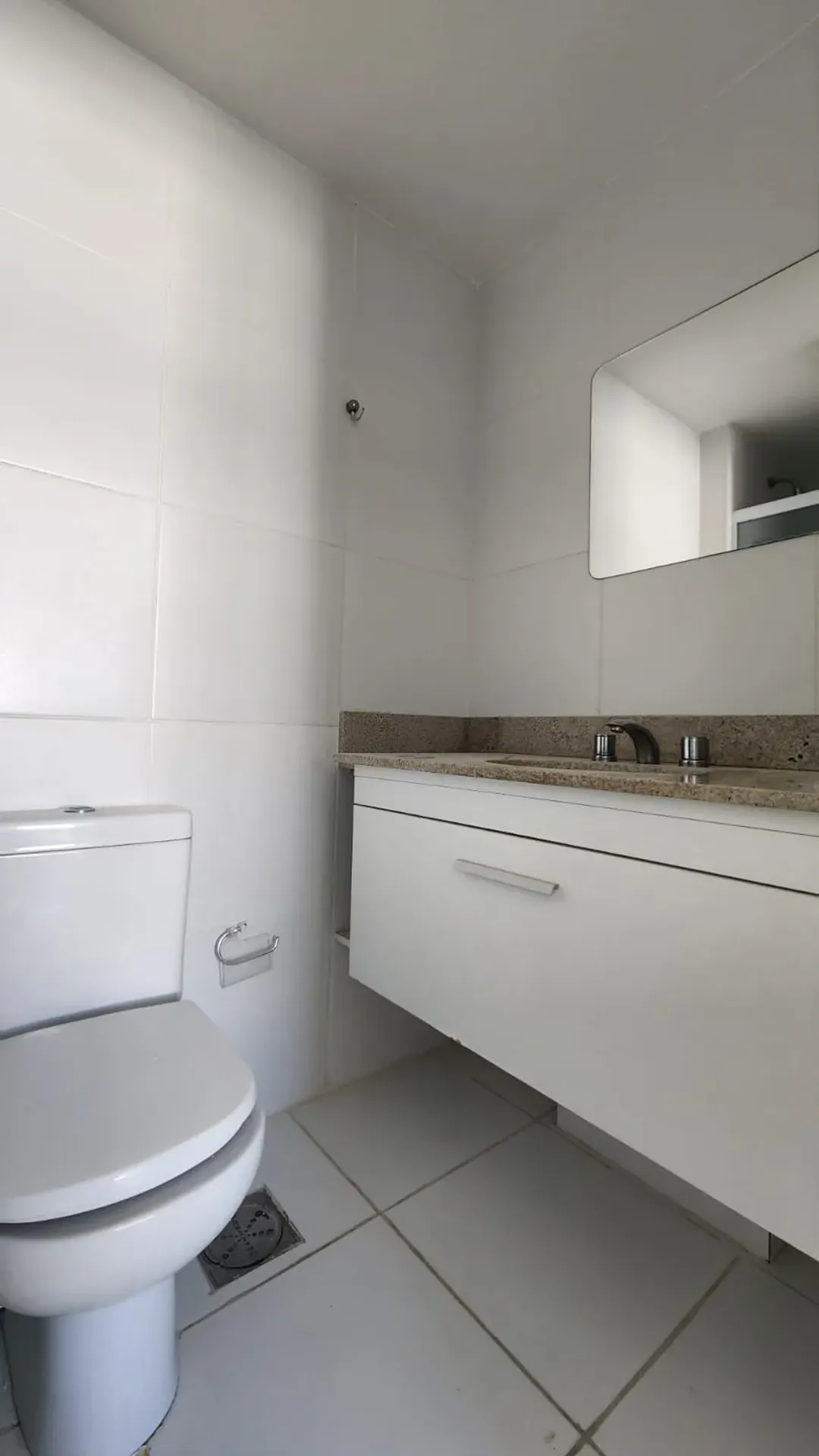 2-bedroom apartment with a private garden and 1 parking spot — photo 4