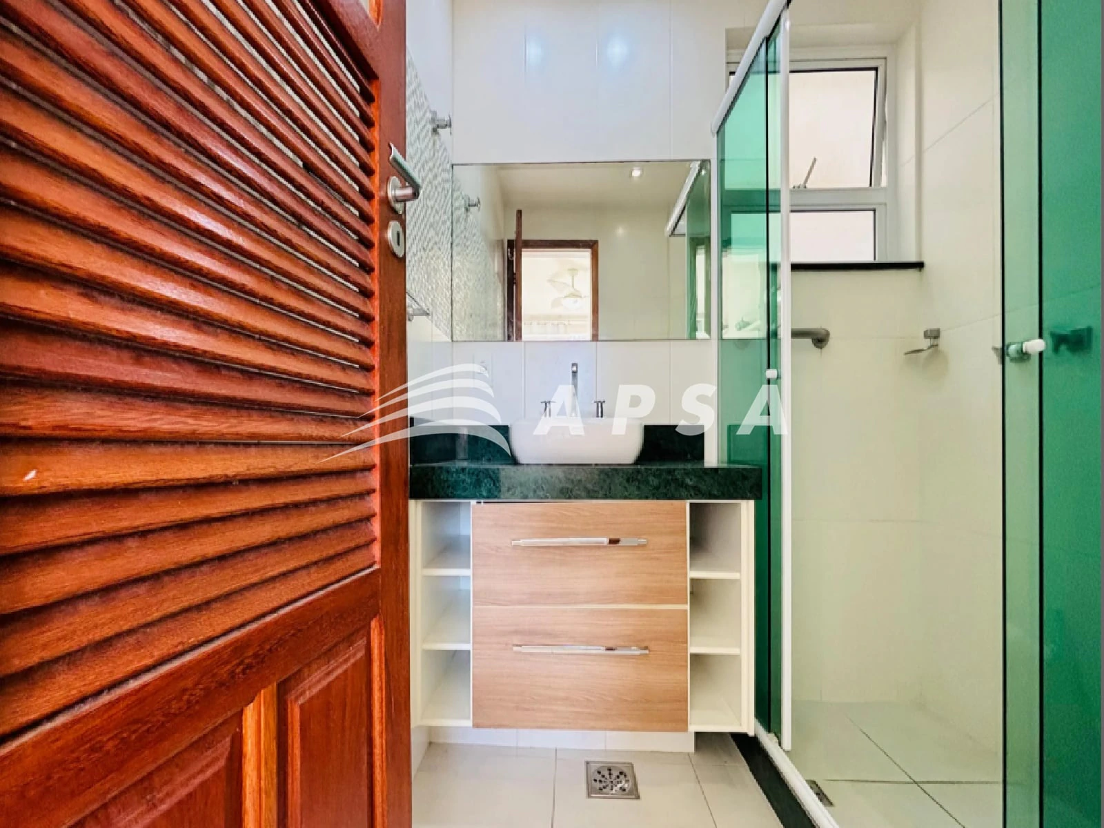 Furnished 2-bedroom apartment with 79 m² — photo 11