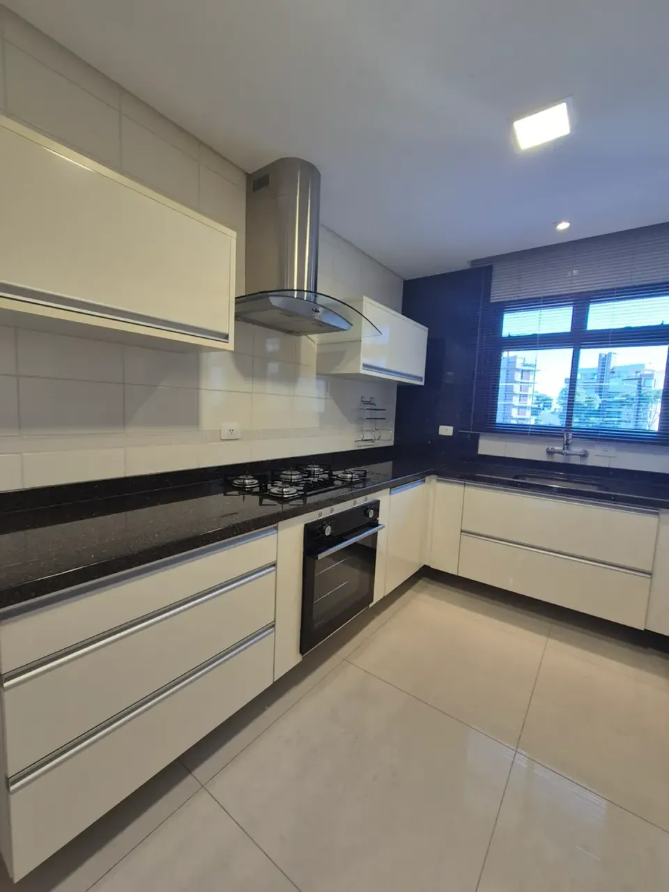 Apartment with 3 bedrooms and 5 bathrooms, 183 m² — photo 6