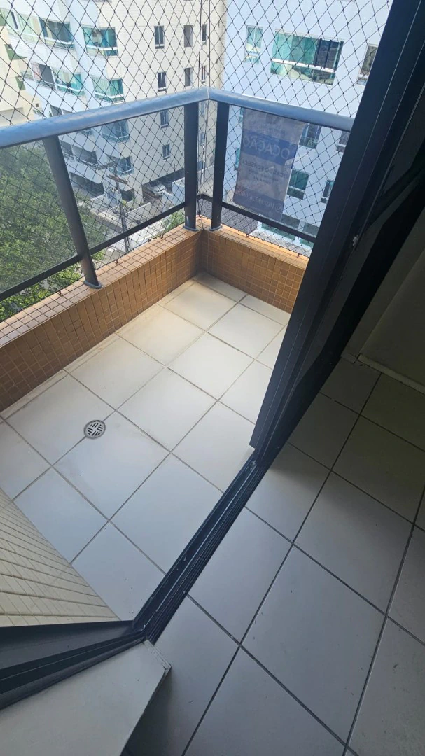 100 m² apartment with 3 bedrooms and 1 en-suite — photo 3