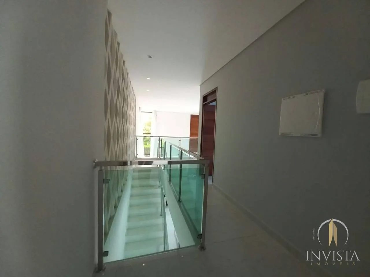Furnished house, 481 m², with floor-to-ceiling windows — photo 63