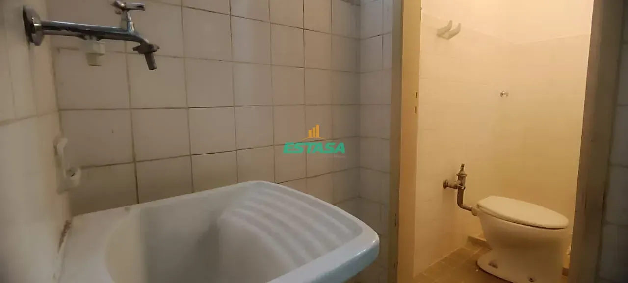 2-bedroom apartment in a building with a pool — photo 20