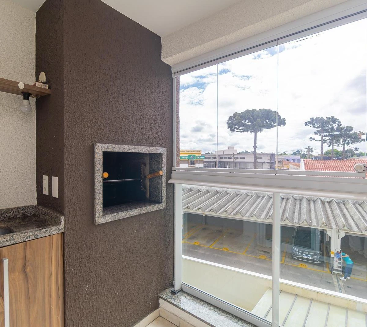 3-bedroom apartment with a grill on the balcony — photo 7