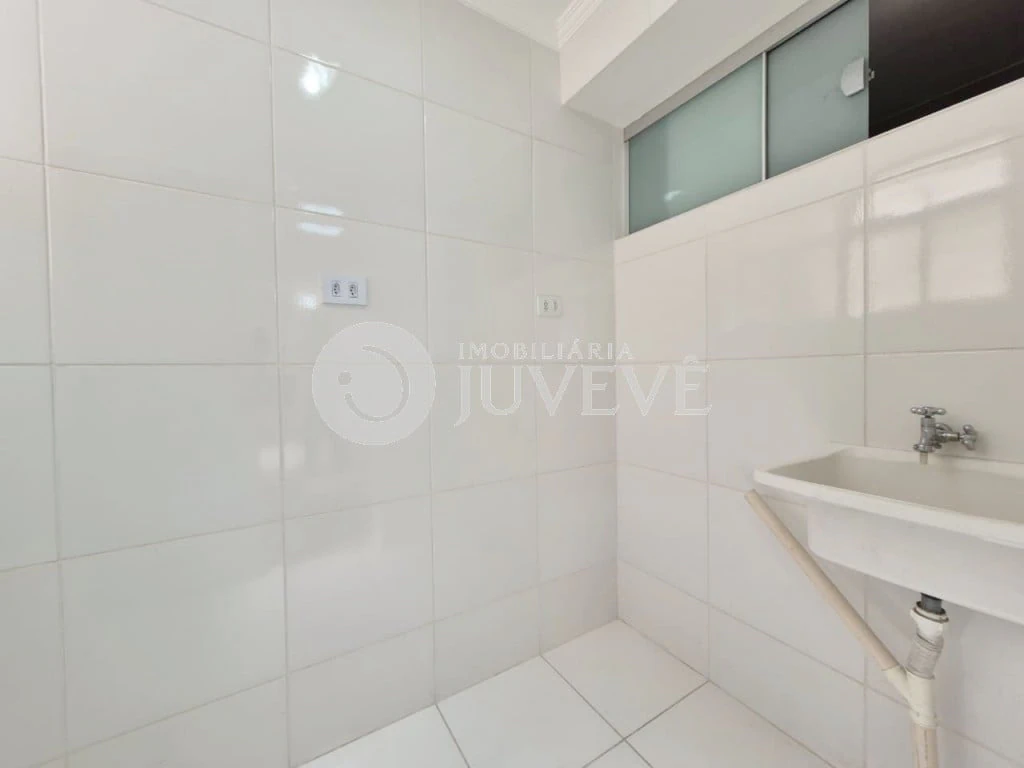 3-bedroom apartment in a building with a pool — photo 27