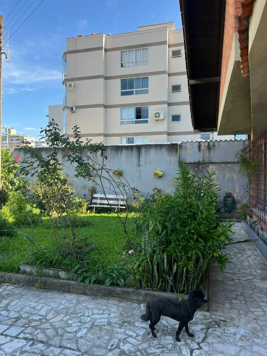 Casa de 240 m² com espaço de home office e máquina de lavar — photo 21