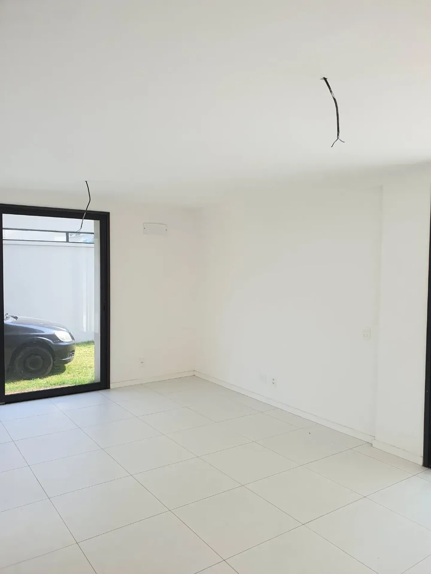 Floor-to-ceiling windows in a 4-bedroom house, 366 m² — photo 7