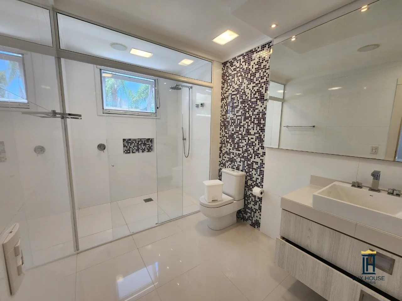 Furnished house with 7 en-suite bedrooms and 10 baths — photo 45