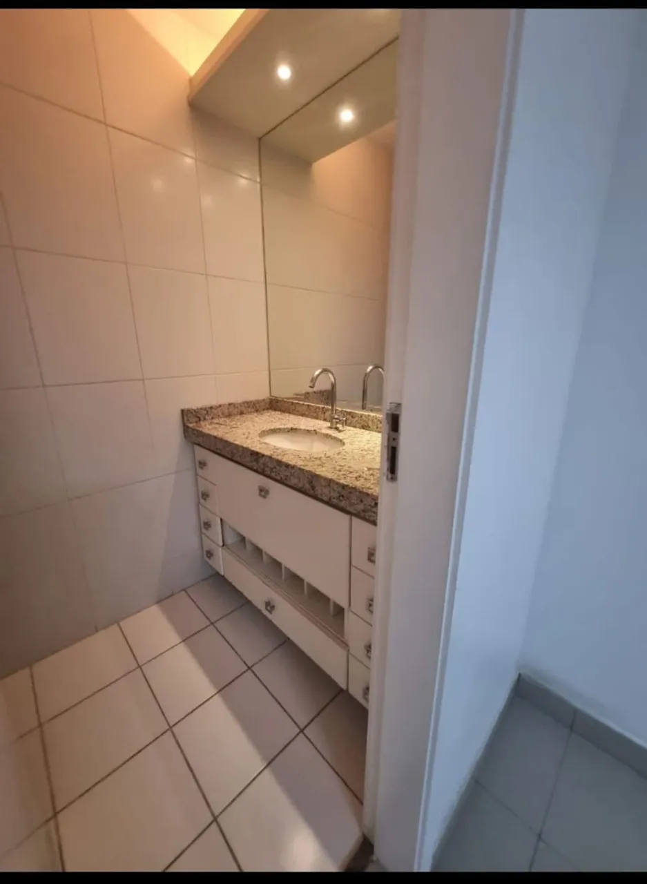 Unfurnished 3-bedroom apartment with gas kitchen — photo 7