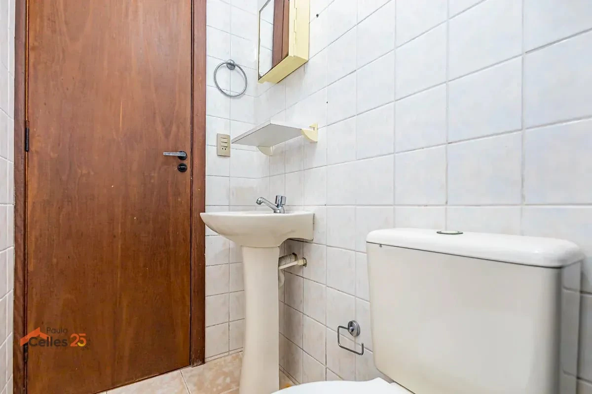 3-bedroom apartment with wood or laminate floors in Curitiba — photo 5