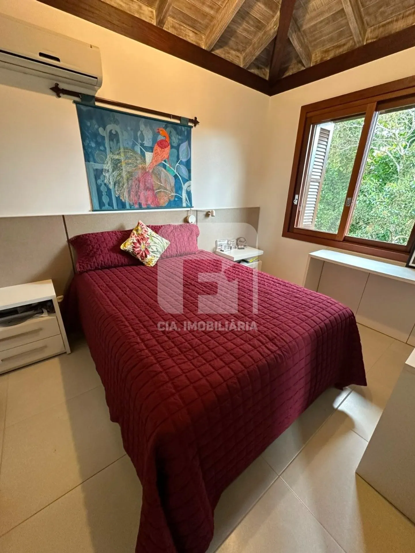 Furnished house with 6 bedrooms and 650 m² total — photo 19