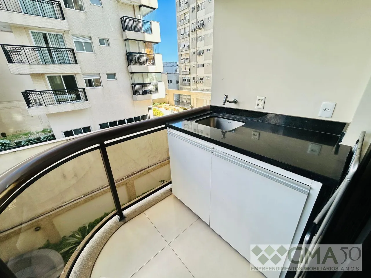 Furnished 2-bedroom apartment with integrated kitchen — photo 9