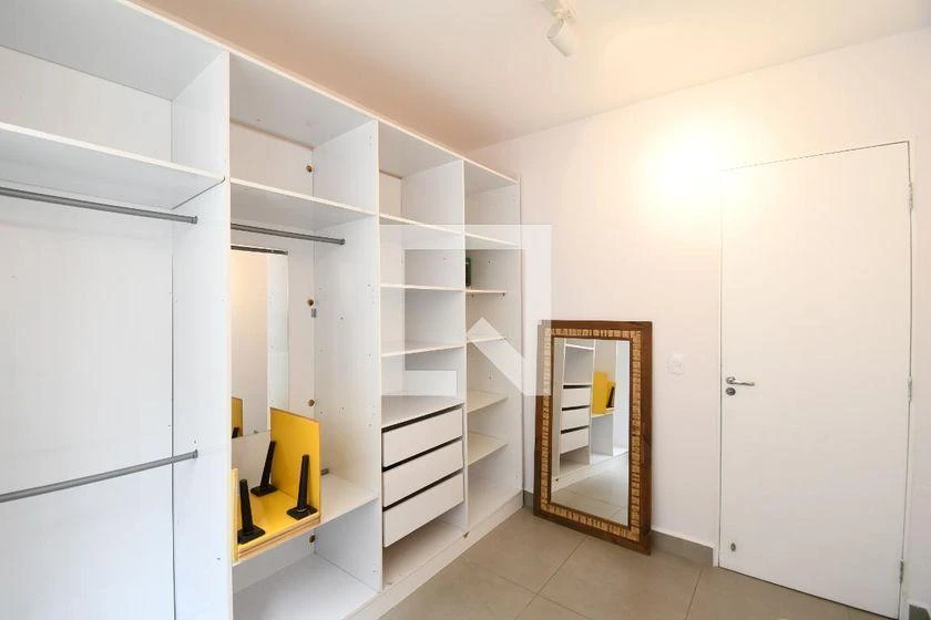 2-bedroom apartment with a walk-in closet in Curitiba — photo 9