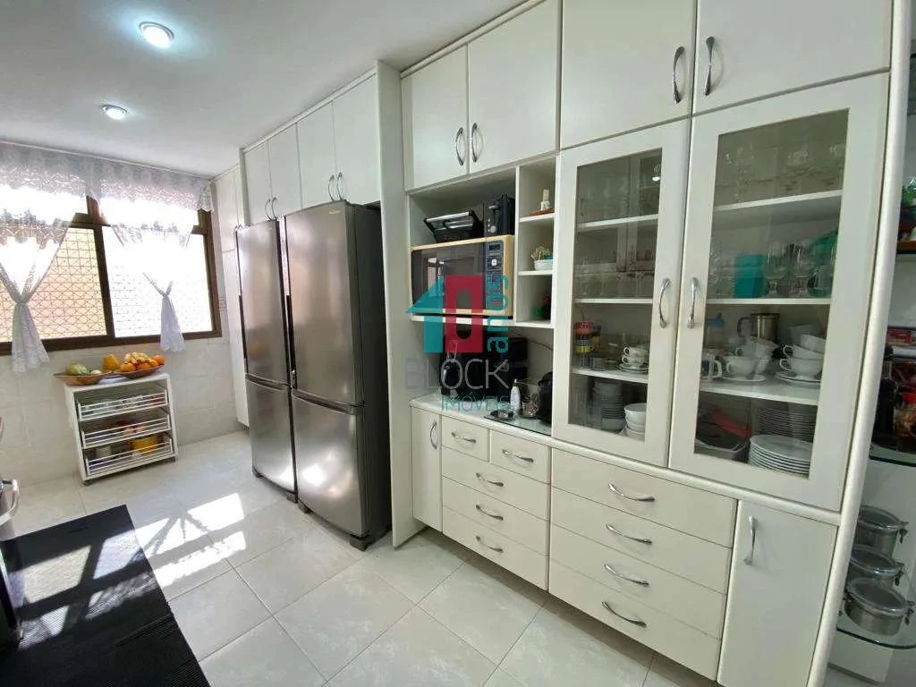 Furnished apartment with 4 bedrooms and 4 bathrooms — photo 29