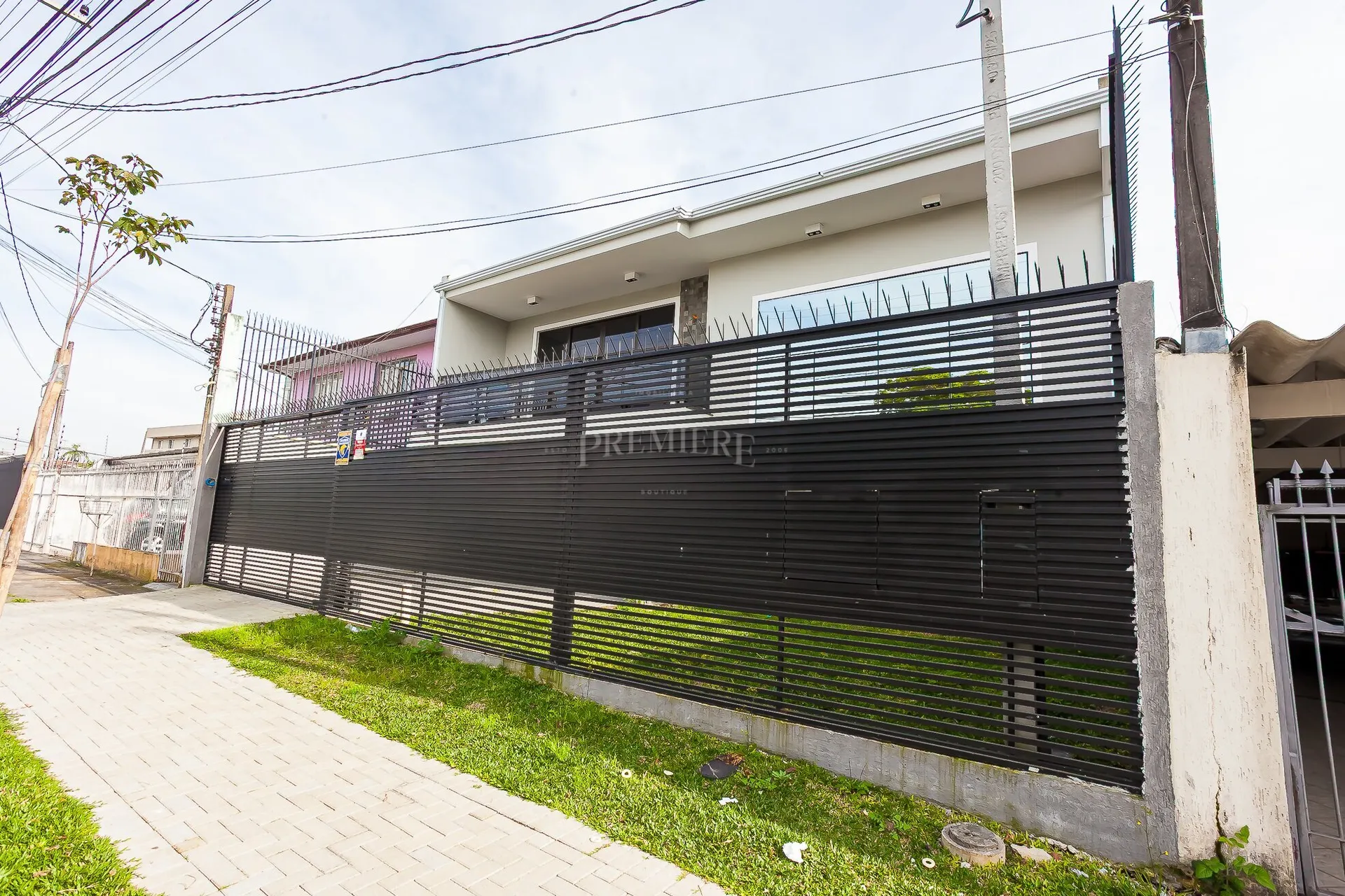 House with 4 en-suite bedrooms and 510 m², 5 parking — photo 2