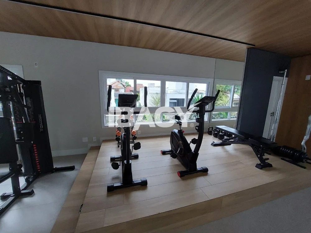 Furnished 133 m² apartment with 3 en-suite bedrooms — photo 24