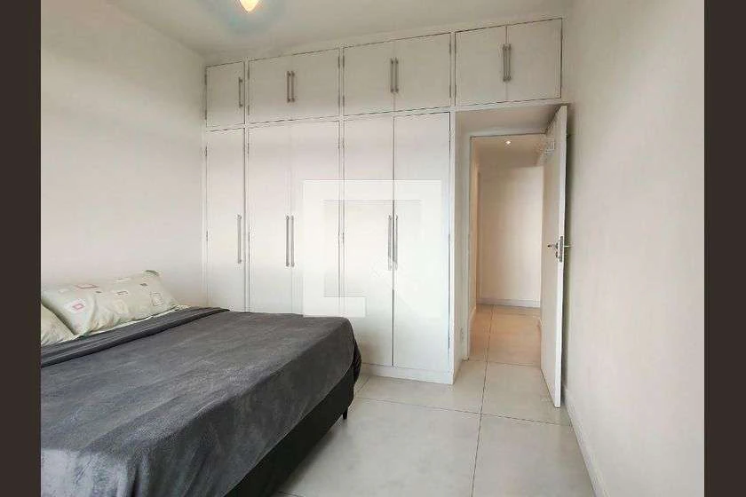 Apartamento de 2 quartos com box de vidro e ducha elétrica — photo 10