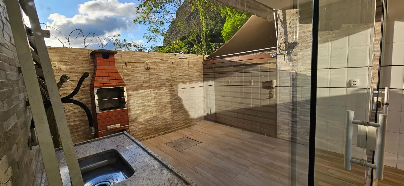 4-bedroom apartment with a mountain view — photo 34